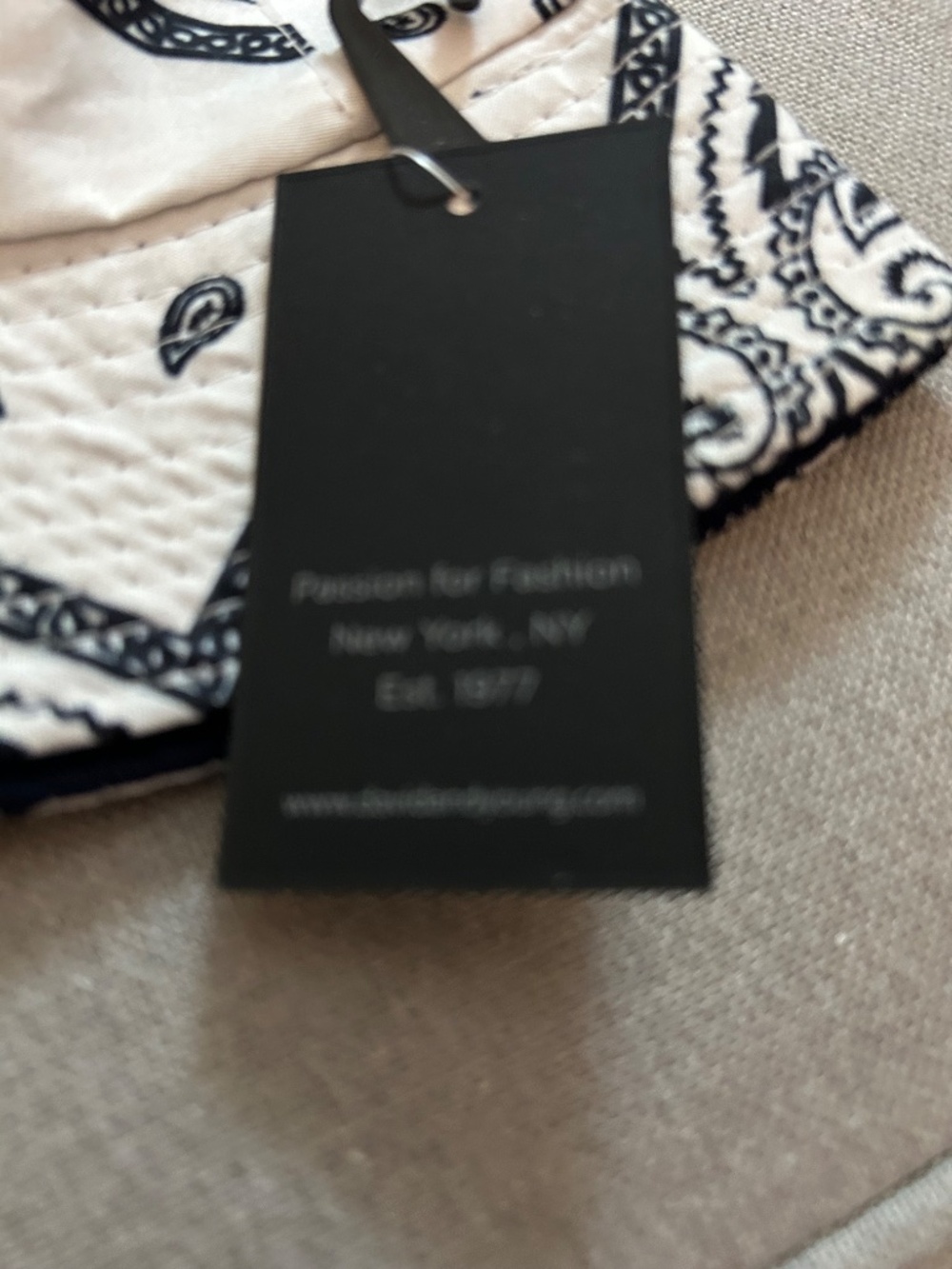 David & Young reversible bucket hat - Picture 5 of 7